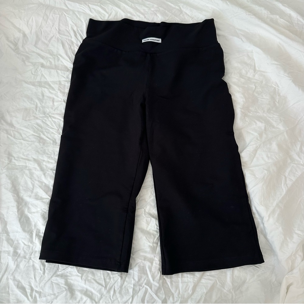 mode mischief black bamboo capris